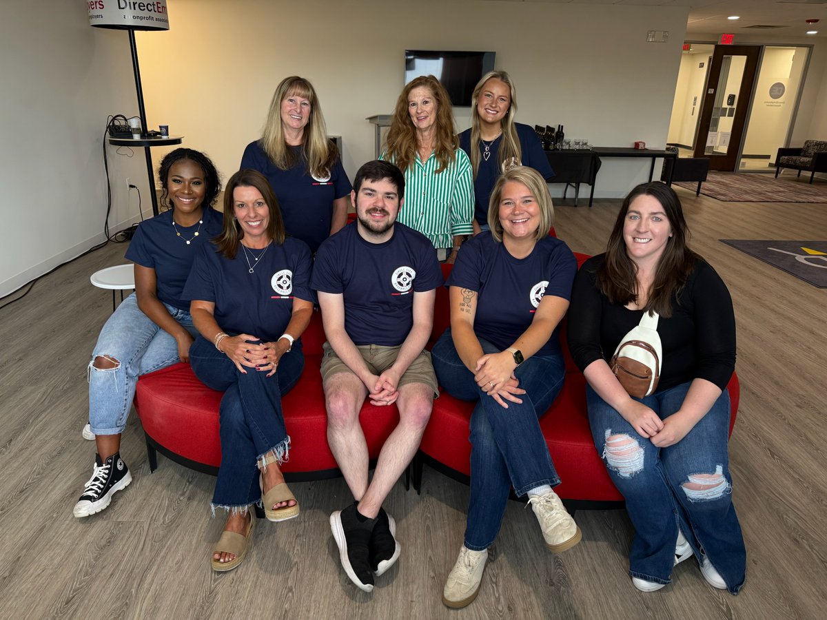 DirectEmployers's tweet image. Celebrating milestones is part of who we are at DirectEmployers! Yesterday, we honored Sherry and her many contributions to our Member Engagement team. Please join us in toasting to her well-deserved retirement–cheers to the next chapter! #HR #WorkPerks