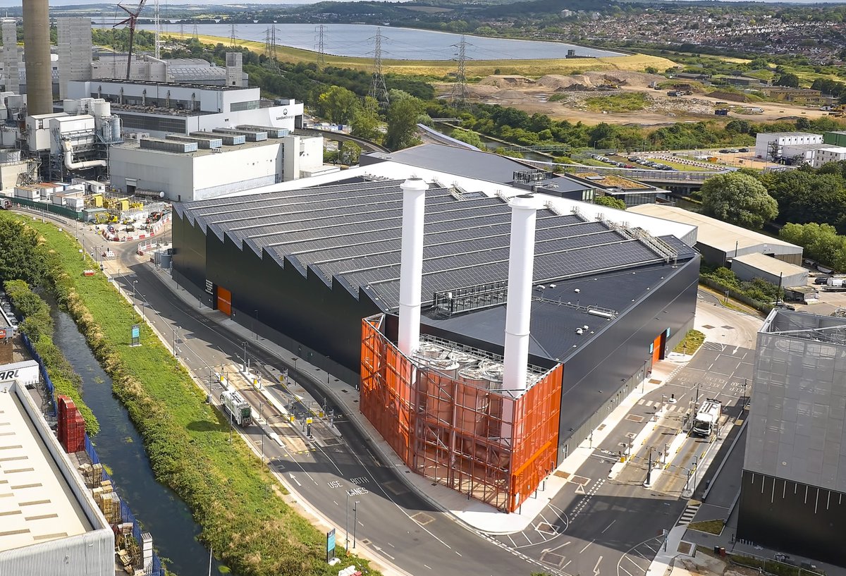 North London Heat and Power Project (@nlhpp) on Twitter photo EcoPark South has achieved a BREEAM ‘Very Good’ rating from <a href="/BRE_Group/">BRE Group</a>.
The Resource Recovery Facility scored 61.7% and EcoPark House 63.7%, both exceeding the 55% threshold.
A strong step forward in delivering sustainable infrastructure.
👏 <a href="/TaylorWoodrow1/">Taylor Woodrow</a>
📸 <a href="/HuftonandCrow/">Hufton+Crow</a> EcoPark South has achieved a BREEAM ‘Very Good’ rating from <a href="/BRE_Group/">BRE Group</a>.
The Resource Recovery Facility scored 61.7% and EcoPark House 63.7%, both exceeding the 55% threshold.
A strong step forward in delivering sustainable infrastructure.
👏 <a href="/TaylorWoodrow1/">Taylor Woodrow</a>
📸 <a href="/HuftonandCrow/">Hufton+Crow</a>