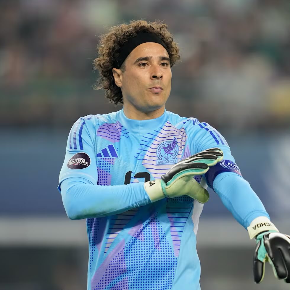 Jovenesfutmx's tweet image. 🚨¡OFICIAL! OCHOA TIENE EQUIPO EN EUROPA 

El AEL Limassol acaba de hacer oficial el fichaje de Ochoa, jugará en la primera división de Chipre 

Cero posibilidades de jugar en la Copa del Mundo…