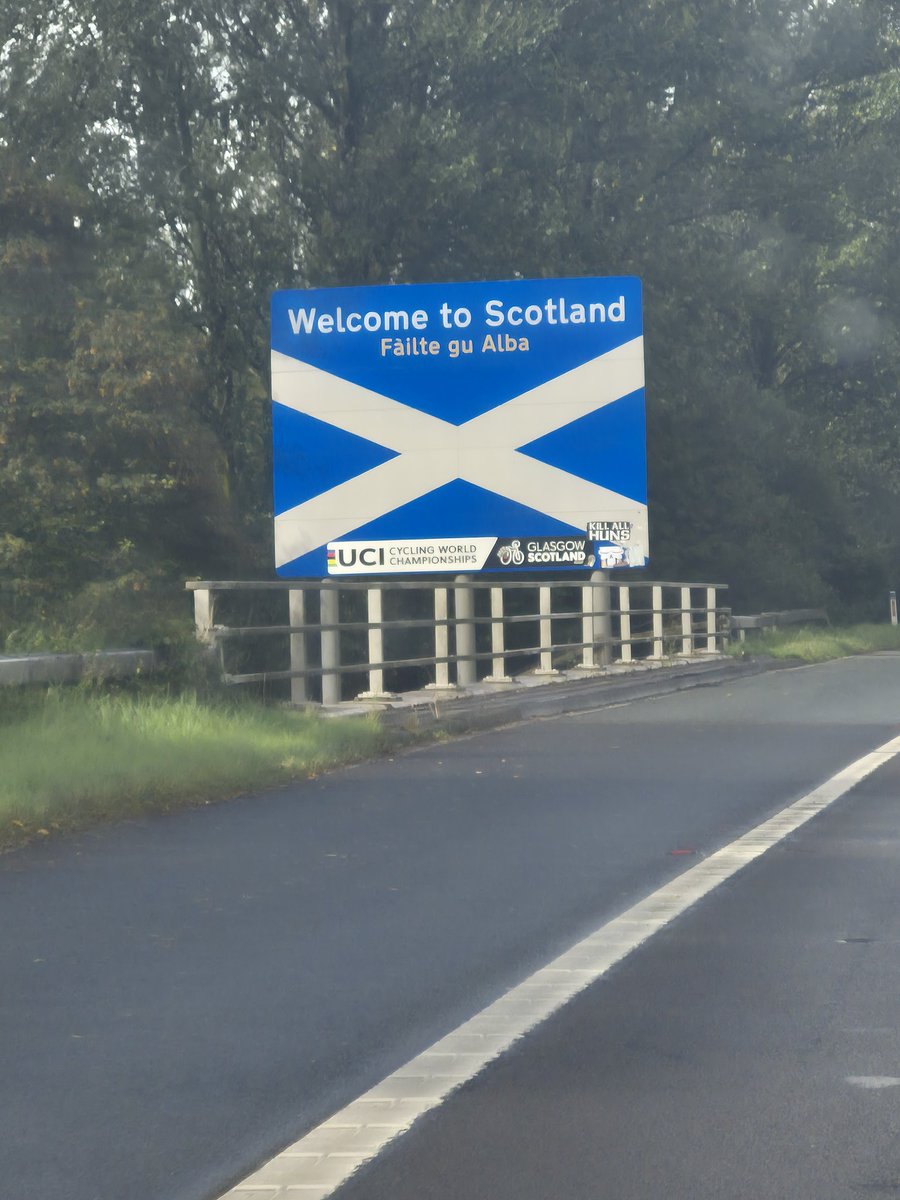 daveharmoniser1's tweet image. In Scotland.4 day Bowling tournament 
But heart is in Leipzig.