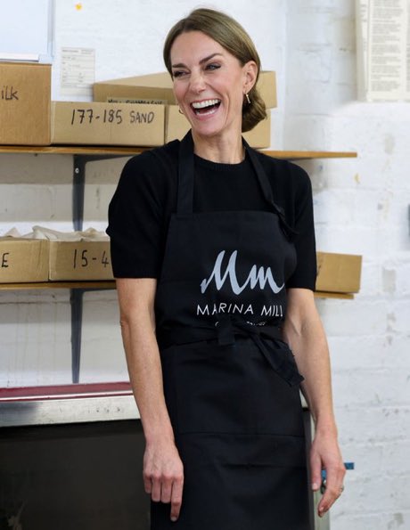 sage1411's tweet image. What a beautiful woman who overcame so much to show us what quiet strength is.