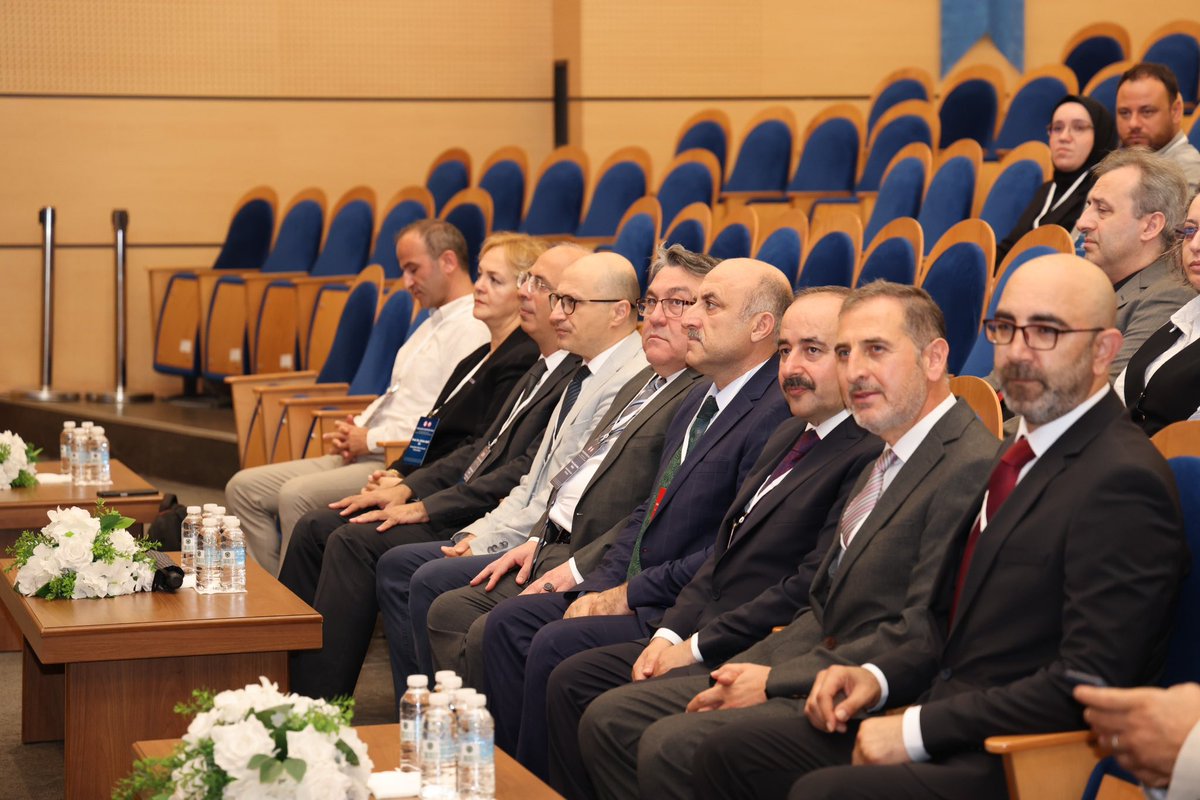 Zonguldak Bülent Ecevit Üniversitesi (BEUN) ile Üniversite ve Araştırma Kütüphanecileri Derneği (ÜNAK) iş birliğiyle düzenlenen “ÜNAK 2025: Dijital Çağda Bellek Kurumları: Dönüşüm, Konumlama ve Gelecek Perspektifleri” başlıklı sempozyumun açılış töreni gerçekleştirildi.📌

ENG ⬇️