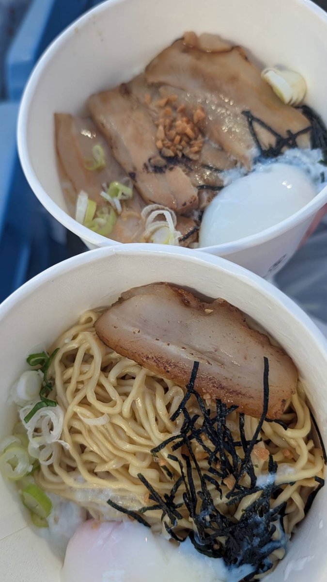 今日は36年ぶり2度目の外野観戦でした。
前の方だったから科外野外野してなくて内野よりは盛り上がりあるし良かった。
ギリギリについたので球場飯しか写真撮れず…😅