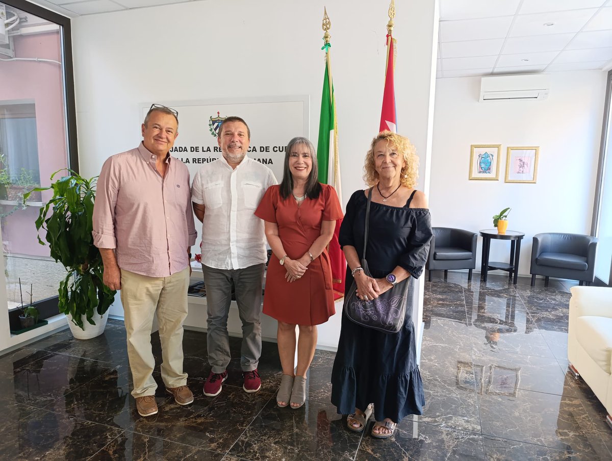 Sostuve encuentro con Nicoletta Grieco, responsable de la Oficina Internacional de <a href="/cgilnazionale/">CGIL Nazionale</a>; Gianluca Mengozzi, presidente de ARCS; y Marco Papacci, presidente de <a href="/AsNazItaliaCuba/">ItaliaCuba Nazionale</a>, con quienes intercambié sobre posibles vías de colaboración.