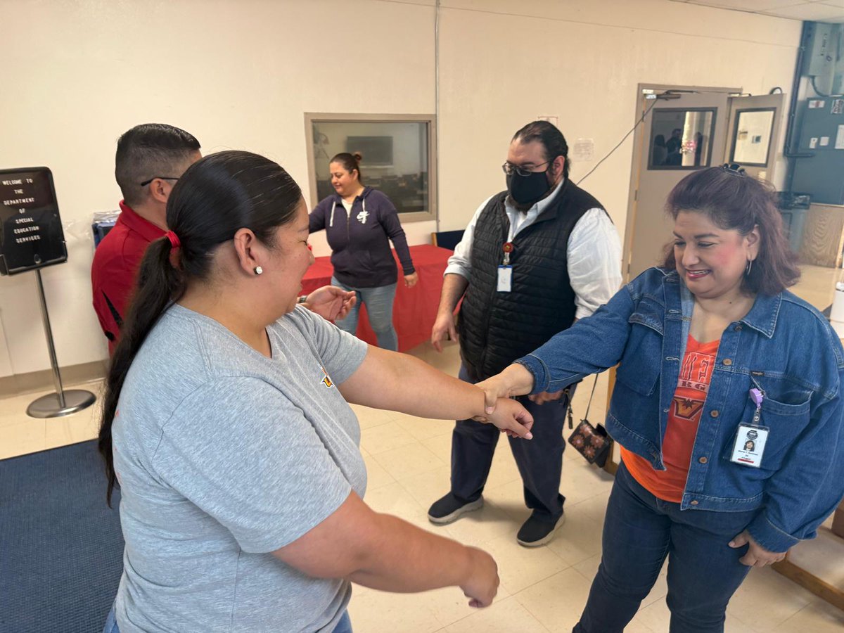 RomaInGCenter's tweet photo. Thanks to the Special Education Department for providing us with the valuable Handle With Care training. https://t.co/nGLZGEj0PT