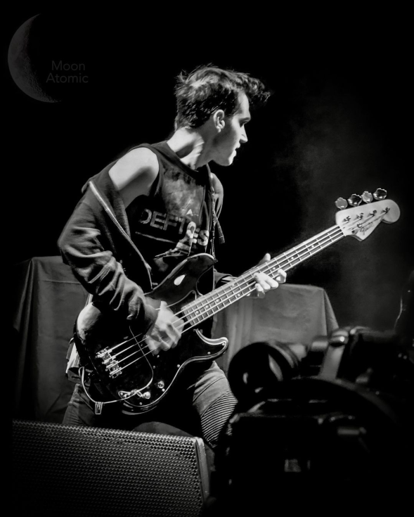 THEB4LC0NYSCENE's tweet photo. im like a victorian man seeing ankle for the first time... the jacket off the shoulders... 🤤 https://t.co/V8sXYc1Dgn