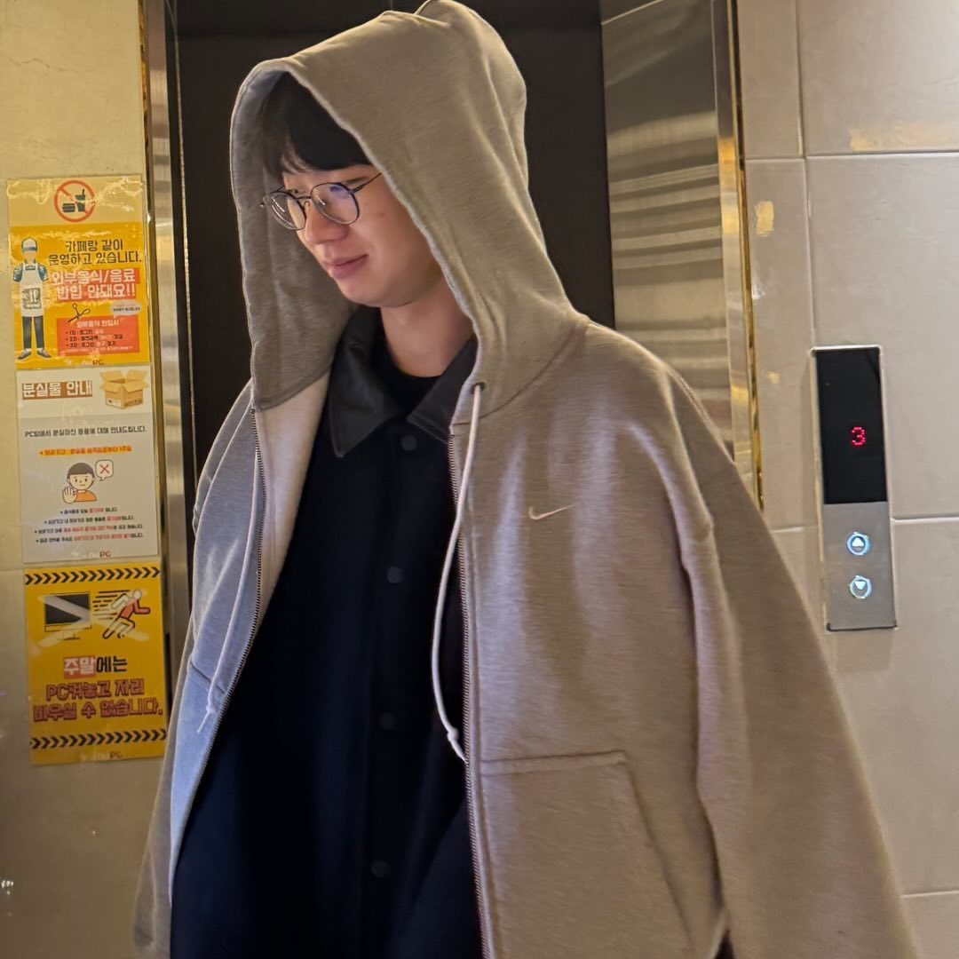 옆에서 찍은 사진을 사랑함