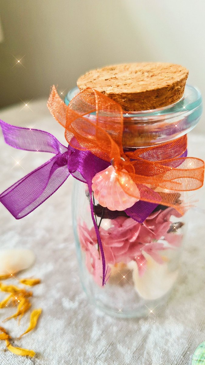 new decorative halloween botanical potion jars on the shop🎃🌸 the angel feather, the magical rainbow🌈 and the pink petal  

seatangles.etsy.com/?section_id=24…