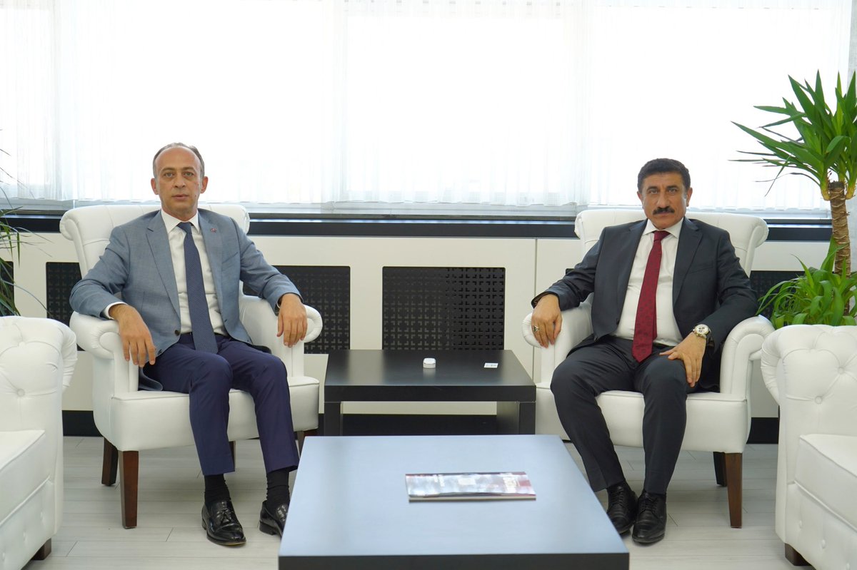 Kilis 7 Aralık Üniversitesi <a href="/Kilis7AralikUni/">Kilis 7 Aralık Üniversitesi (KİYÜ)</a> Rektörü Prof. Dr. Zekeriya Akman hocama makamında hayırlı olsun ziyaretinde bulundum.
Sayın Rektörümüze yeni görev yerinde muvaffakiyetler dilerim.
📍 Kilis 🇹🇷