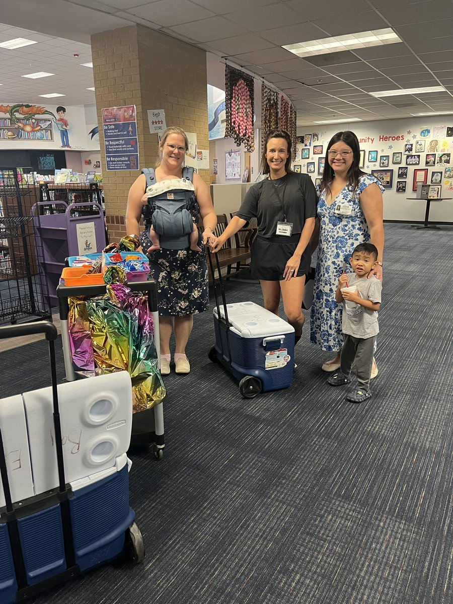 We love our PTA!  Especially when they surprise us with an afternoon treat! 😍🦅