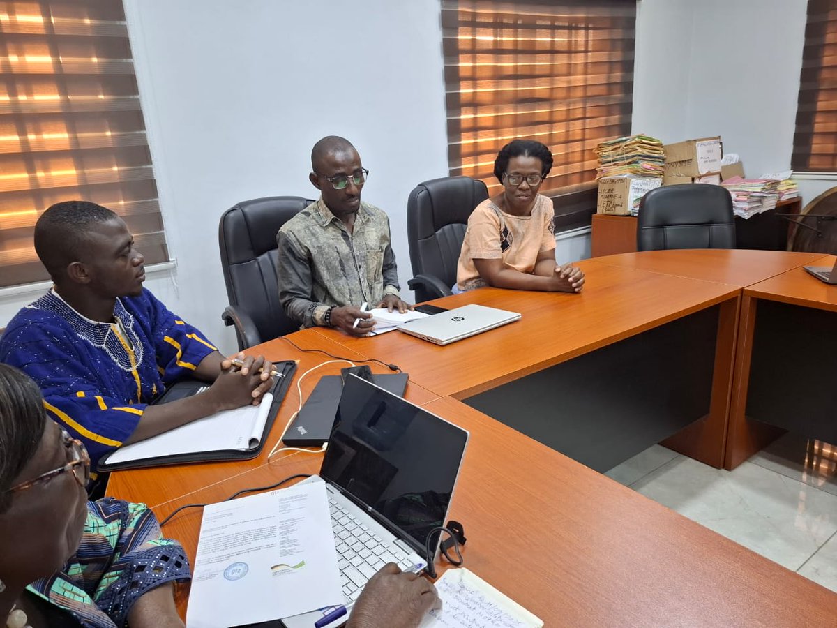 refed_s's tweet image. Lomé, 11 sept. 2025, le REFED participe à l’atelier de pré-planification de GIZ Pro Emploi à la Direction de l’artisanat, pour préparer ensemble de nouvelles actions en faveur de l’emploi.
#GIZ 
#ProEmploi 
#REFED