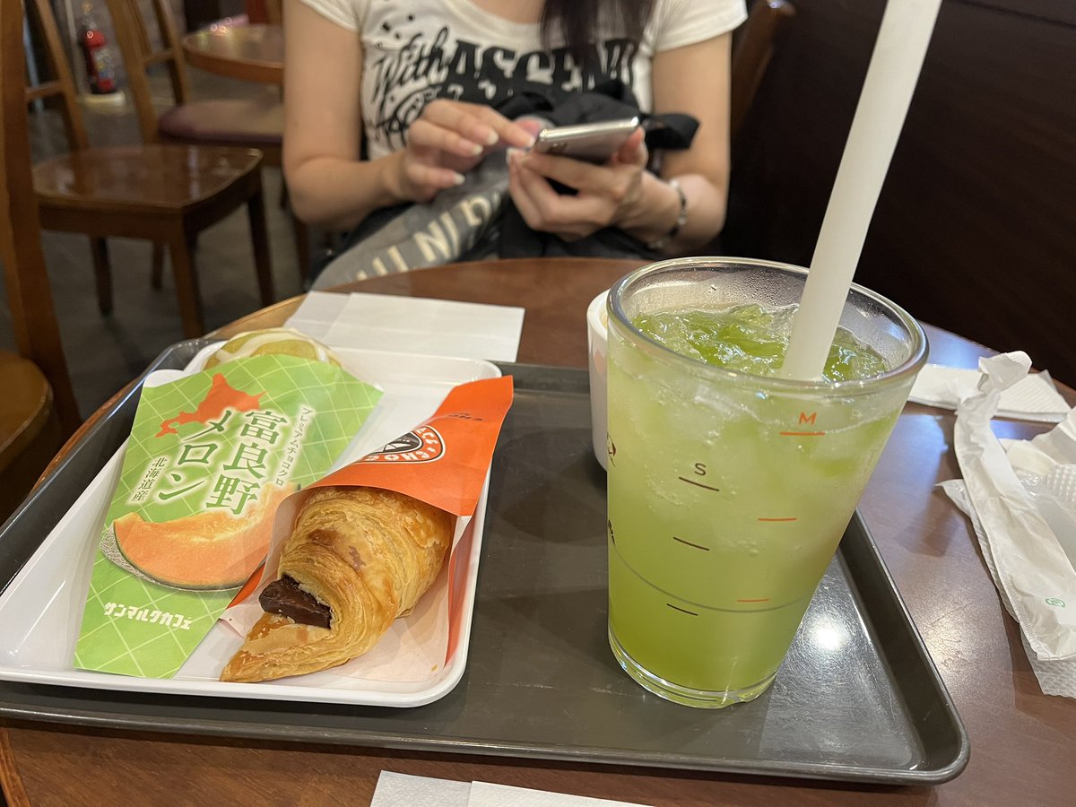 阪神百貨店梅田本店の阪神優勝セールに行ってきましたが、特にこれと言って欲しいと思う物が無かったので、一六茶寮でランチをして帰りサンマルクカフェでコーヒ飲んで帰ってきました( ღ˘͈ ᗣ˘͈)ﾂﾏﾝﾅｰｲ