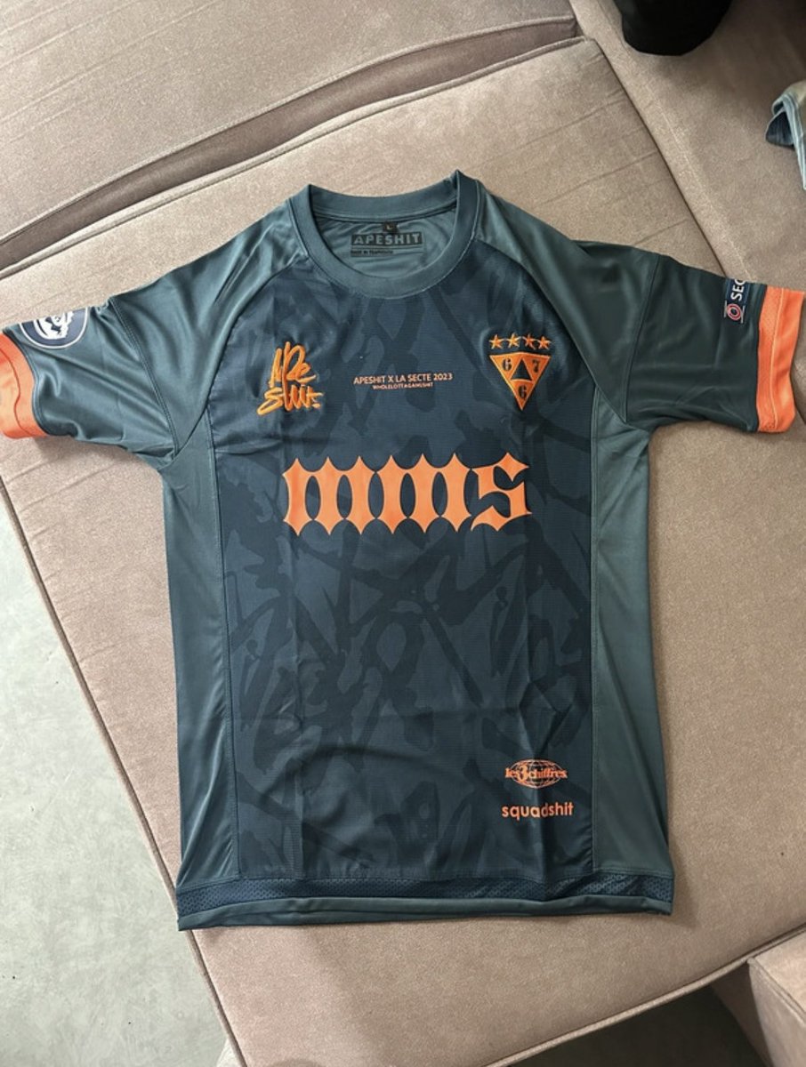 NagaSquad's tweet photo. @Kulturlesite_ Je vends ce maillot pour les intéressés

https://t.co/v7UbUxD3KC https://t.co/K3nP8XrSyp
