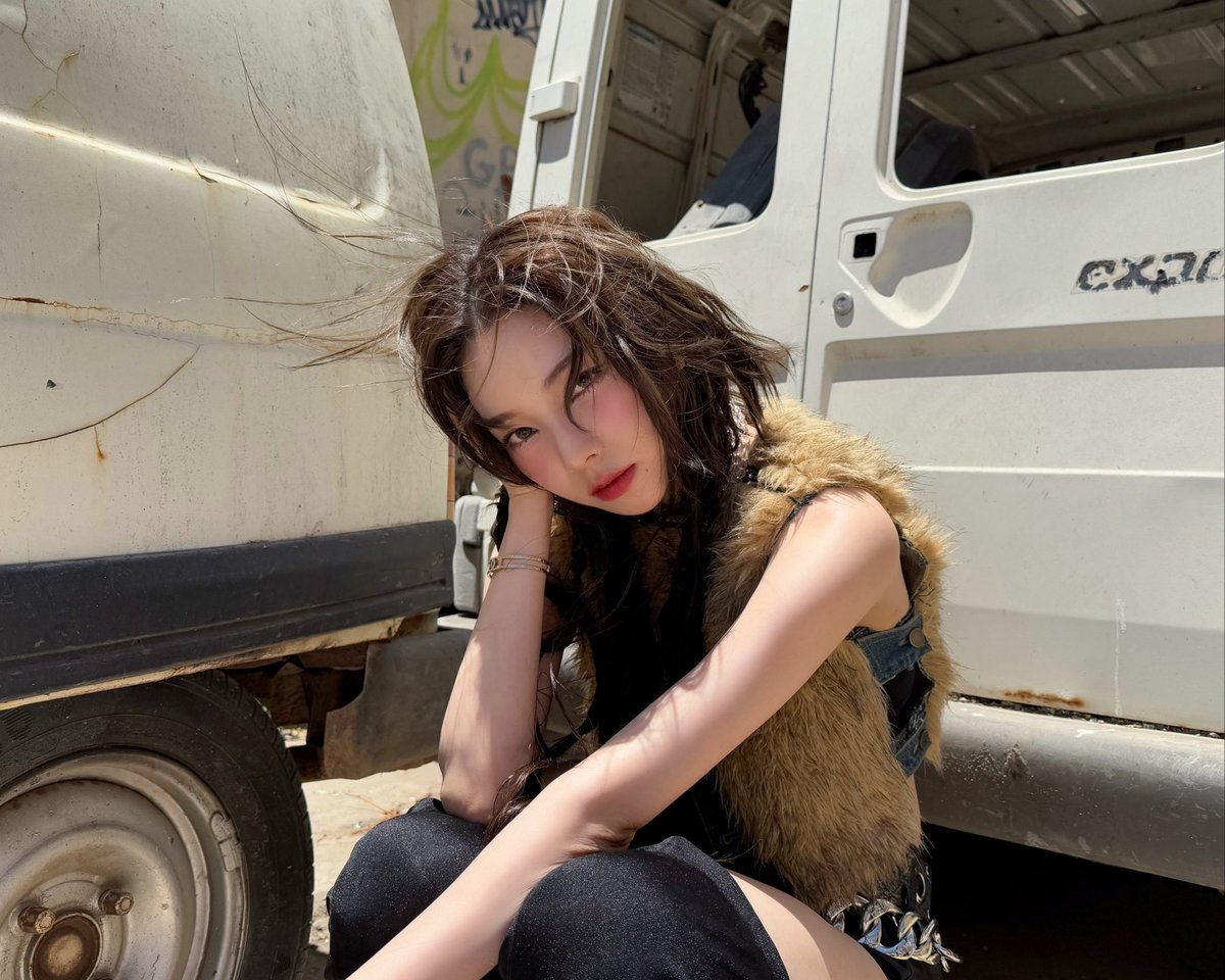 chacowne's tweet image. your baddie just pulled up.