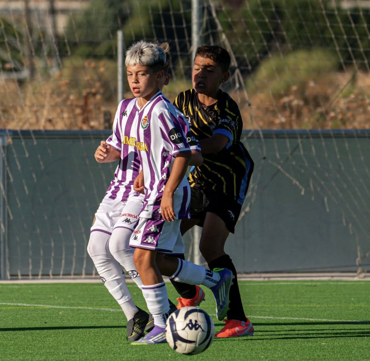 🤝⚽️ AMISTOSOS 🖤💛

Seguimos con la toma de contacto y con la preparación de cara a la temporada 25-26 

En la tarde del miércoles nuestro Alevín A viajó hasta Valladolid, para enfrentarse a <a href="/RVcantera/">Cantera Real Valladolid</a> 
Derrota por 5-2 pero sensaciones y experiencia muy buena ⚽️