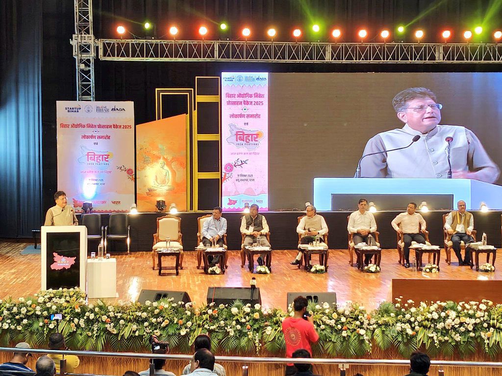PiyushGoyal's tweet photo. आज भगवान बुद्ध, भगवान महावीर, आर्यभट्ट और चाणक्य जैसे महान विभूतियों की भूमि पर आकर Bihar Idea Festival 2025 को संबोधित करने का अवसर मिला।

PM @NarendraModi जी और CM @NitishKumar जी के नेतृत्व में डबल इंजन सरकार, विकास की नई गाथा लिख रही है। गरीब, किसान, महिला और युवाओं के सशक्तिकरण के साथ ‘नया बिहार’ स्वदेशी के मंत्र के साथ नए भारत की ताक़त के रूप में उभर ���हा। है।