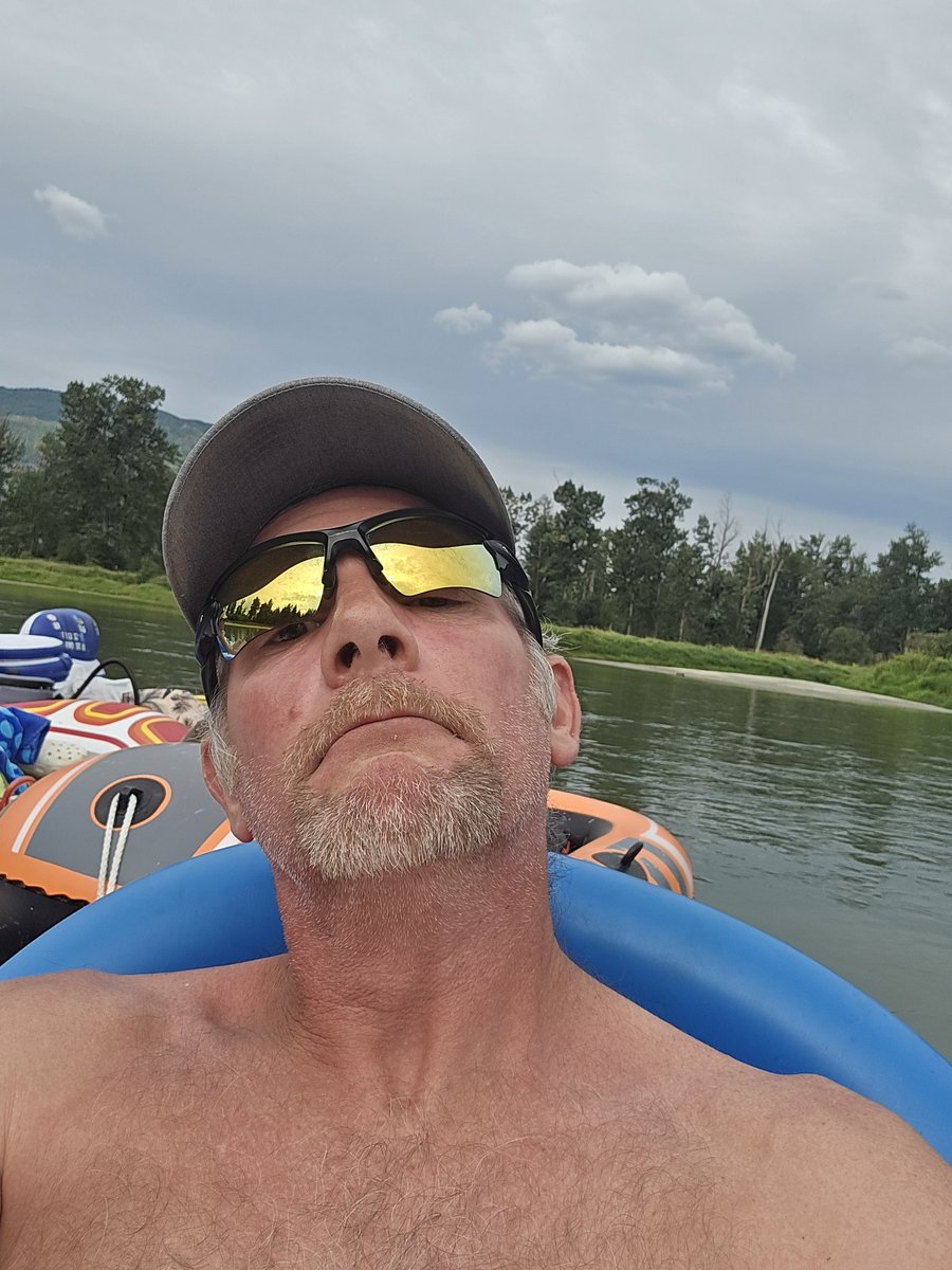 liquidwinter2's tweet image. Little float