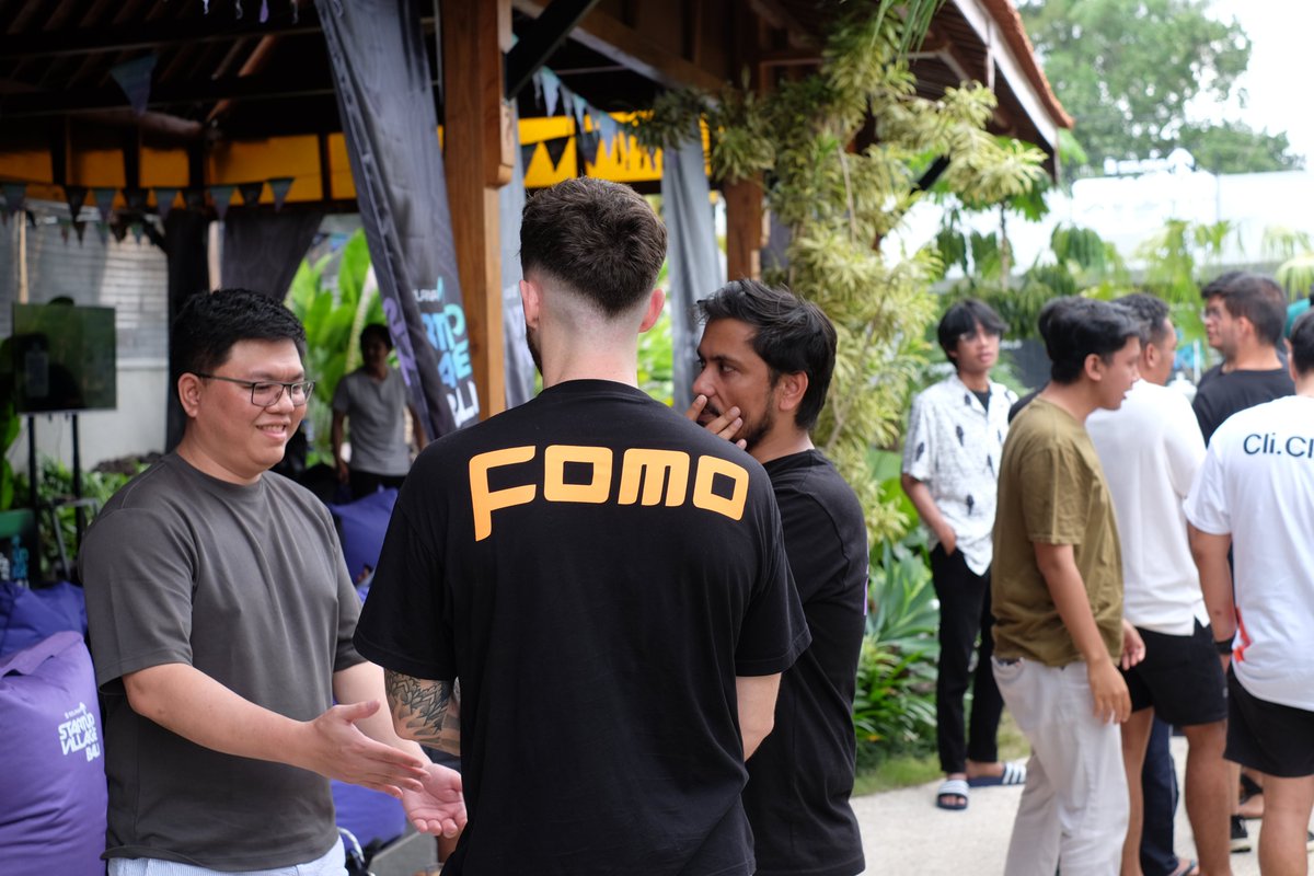 fomo_magazine's tweet image. Heres the alpha from the FOMO Marketing Workshop at the @SuperteamINDO Startup Village 🇮🇩

Storytelling &amp;amp; Accelerating your X profile

~ Your pinned post is essentially your CV. Super powerful &amp;amp; normally neglected.
~ List why your career is better than anyone else's, tag…