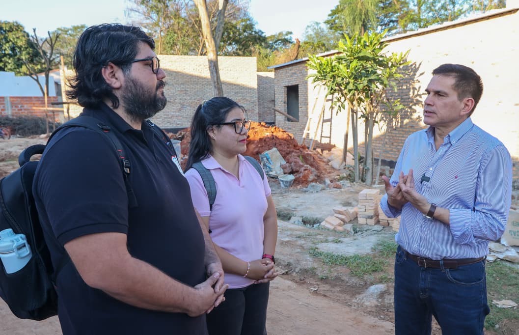 Agenda Paraguay (@agparaguay) on Twitter photo En el marco del Programa Che Róga Porã:ñ, el ministro de <a href="/muvhpy/">Ministerio de Urbanismo Vivienda y Hábitat</a> <a href="/juancbaruja/">Juan Carlos Baruja Fernández</a> verificó avances de la construcción de tres viviendas en Mariano Roque Alonso En el marco del Programa Che Róga Porã:ñ, el ministro de <a href="/muvhpy/">Ministerio de Urbanismo Vivienda y Hábitat</a> <a href="/juancbaruja/">Juan Carlos Baruja Fernández</a> verificó avances de la construcción de tres viviendas en Mariano Roque Alonso