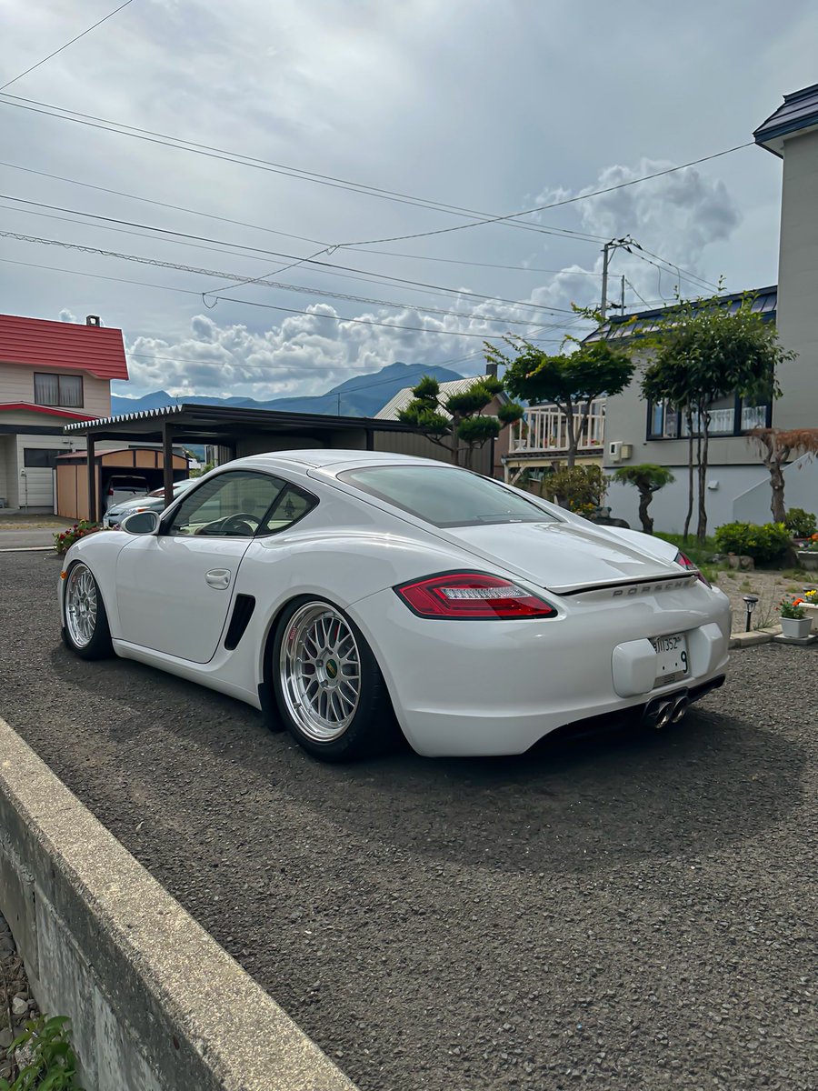 Lucy__zzzz's tweet photo. まさかのですが諸事情により
987 Cayman 丸車で売ります
TiptronicS (パドルシフトに変更)
左ハン　走行 5.1万キロ
水平対向6発快音で最高です🔥
長く乗るつもりでしたので修理も色々やりました、、
1からやるよりは断然安いと思います
価格等のお問い合わせはDMにてお願い致します
RTお願いします🙇 https://t.co/thrdvLYmpg