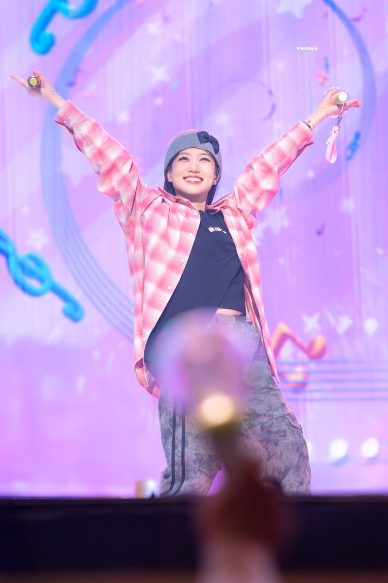 PEBsee's tweet photo. 250906 은빈노트: Hyper Day
너무 행복해 보여🥹
#박은빈 #은빈노트_HyperDay #PARKEUNBIN #EUNBINNOTE_HyperDay https://t.co/XiB4pTDqTv