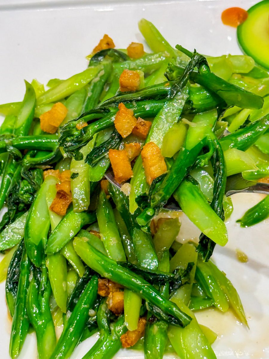 sdk_654654's tweet image. Midday magic served fresh ✨ Nourishing my soul with every bite.
#FreshFlavors #FoodieMoment #MiddayDelight