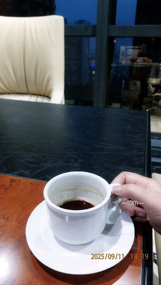 ✍️Fay_m🌹

Pada sesapan terakhir, ada rindu yang diretas—menunggu kau jemput dengan tuntas.

#CelahAwan