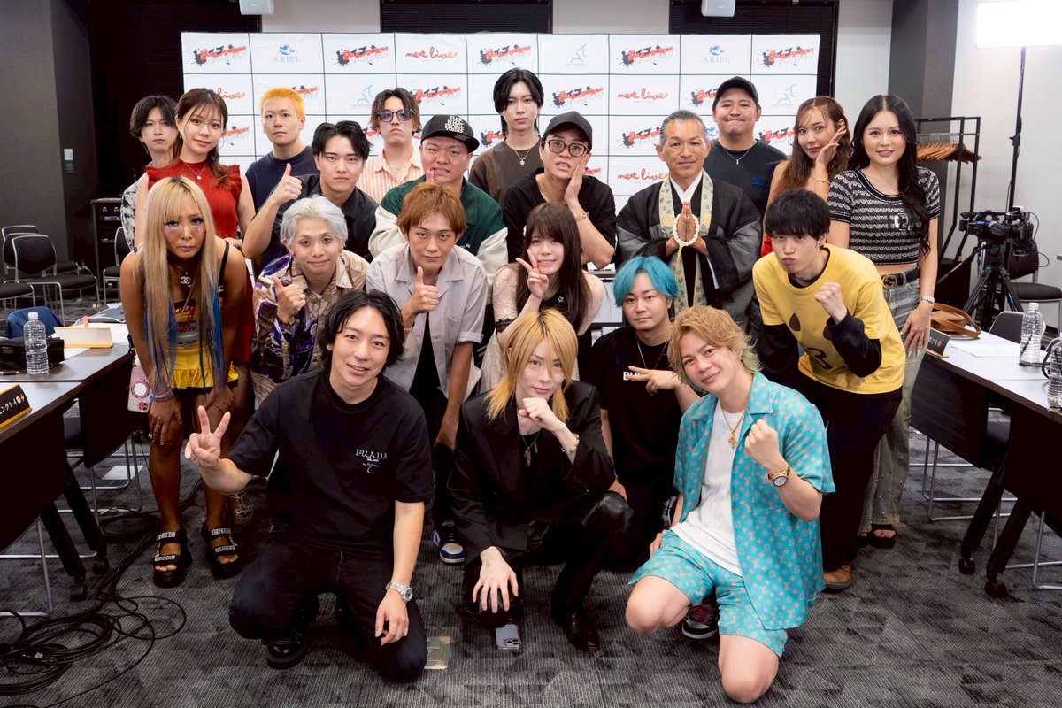 昨日のライブファイトクラブ🔥

撮影風景をTikTok LIVEでも
生放送して総視聴者数4万人。w

📌TikTok LIVEを始めるなら。
📌ライバー事務所を選ぶなら。
📌知名度や勢いを付けたいなら。

ライブファイトクラブ一択。

志願者様＆事務所様、
お気軽にDMください🥰

すぐに運営にお繋ぎします🙂‍↕️