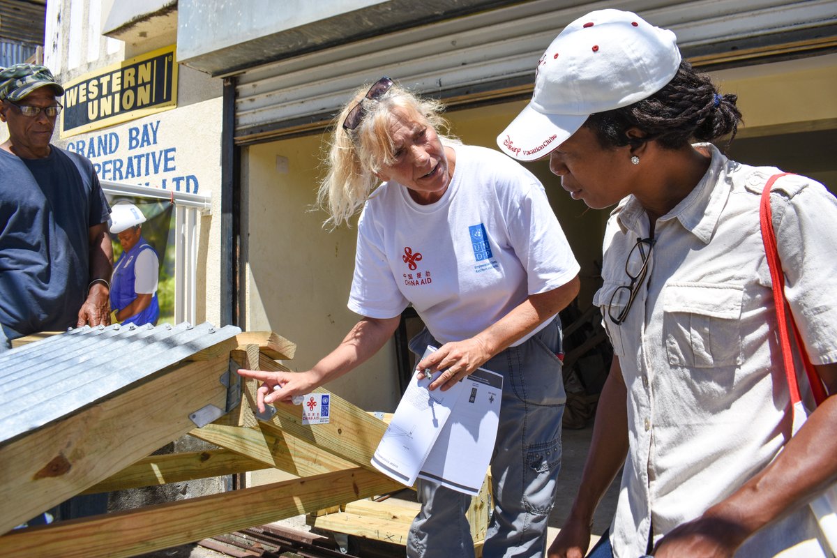 UNDPBarbadosEC's tweet image. 🔨 #TBT to the ChinaAid for Roof Restoration in Dominica project.

With the model roof and support from Engineers Without Borders, Dominica learned safer, stronger roofing after Hurricane Maria. 💪🏽🇩🇲

#BuildingBackBetter #ResilienceInAction