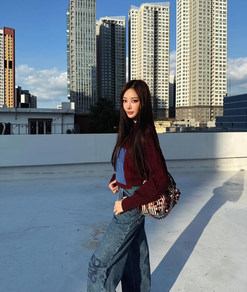 city skylines
   can’t outshine  
        my shadow.