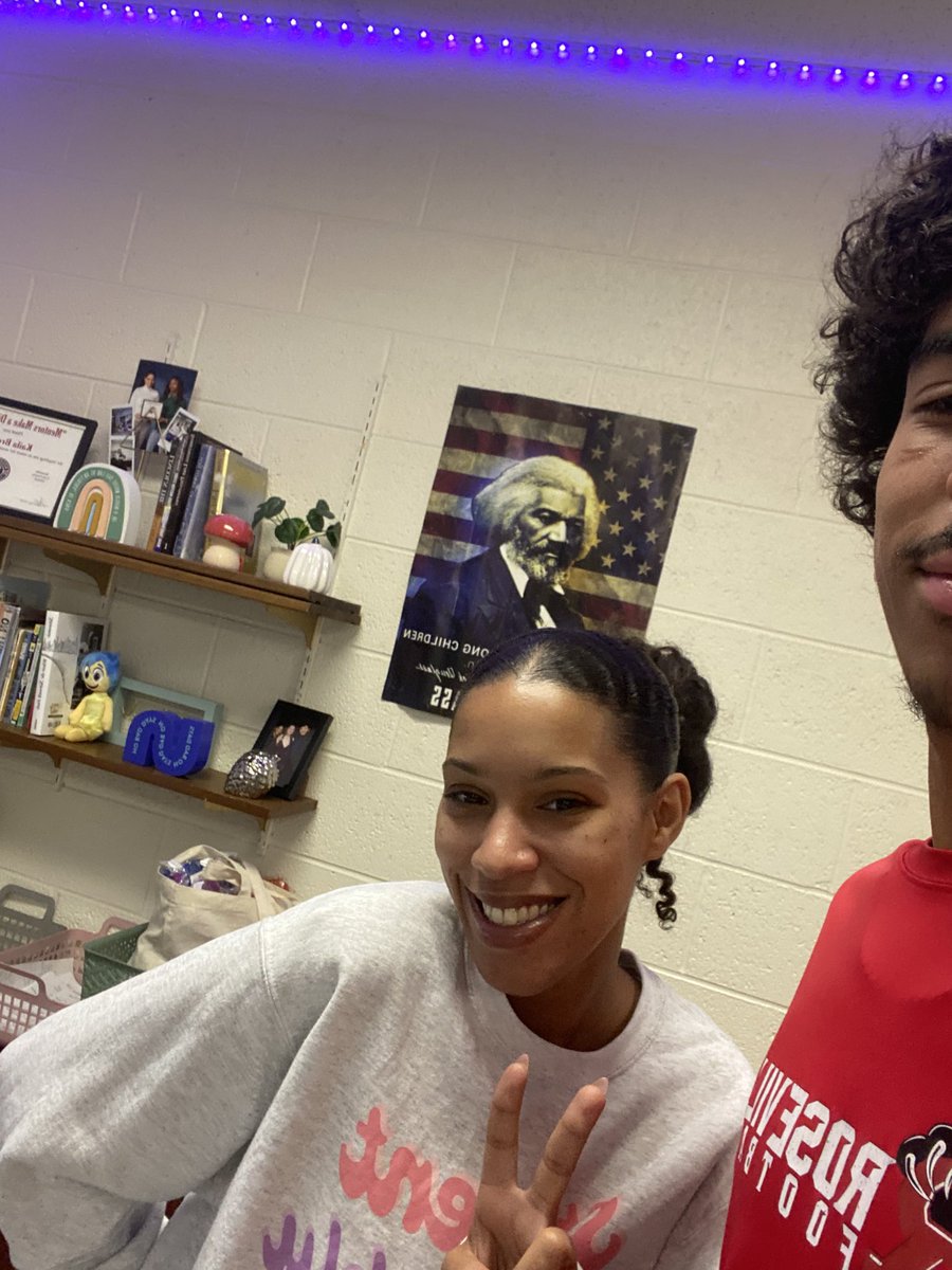 I’m thankful for Ms brewer she’s been more then just a teacher to me and I’ll be forever thankful for her #thankfulthursday #rfb <a href="/RVille_Football/">Roseville Football</a>