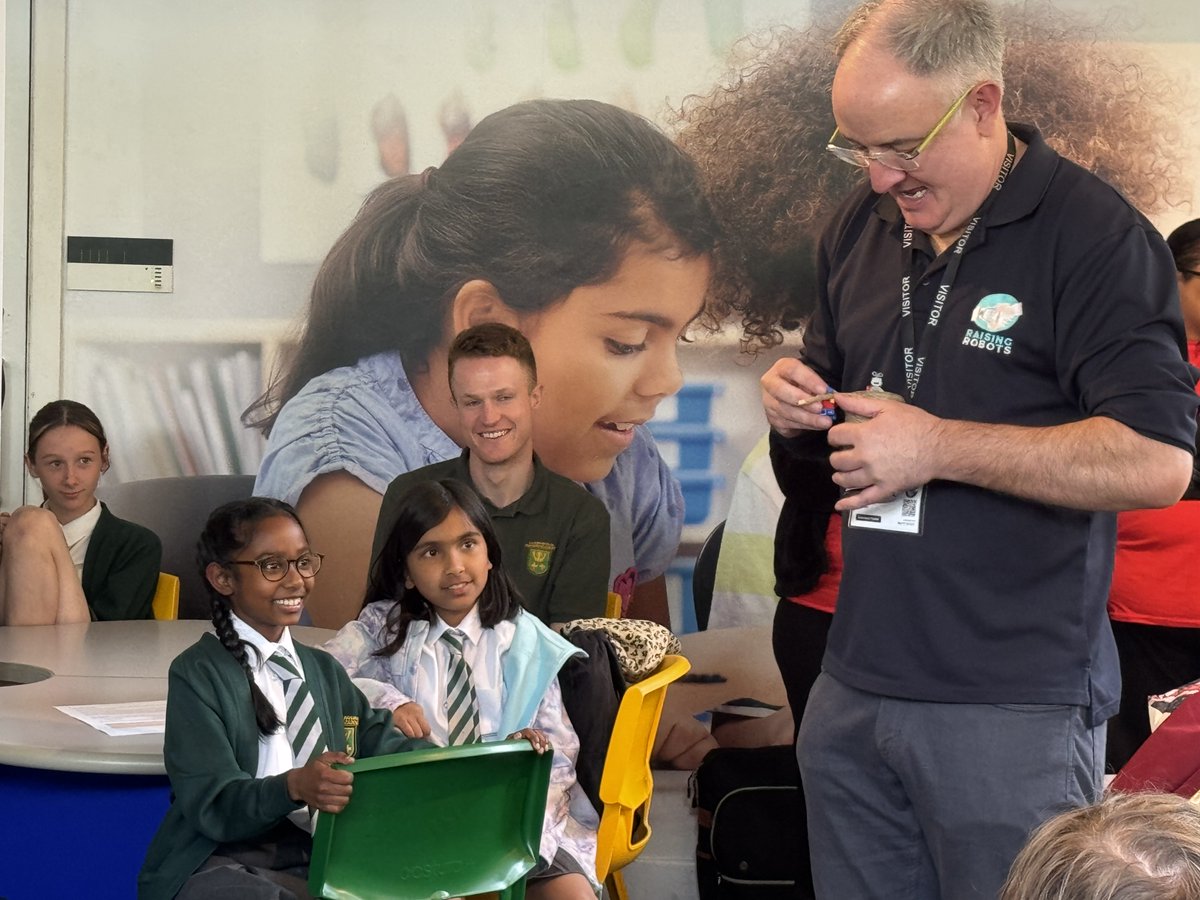 raisingrobots's tweet image. 👨💻 #CodingSuccess schools – you're invited! 🤖
Join us for Coding Success Live! at the University of Manchester.
🗓 Wed 3 Dec 2025 | 9.30–4pm
👉 One team of 6 coders (Y5–Y9)
Register for a FUNDED day of building, coding & friendly competition! 👉
eu.jotform.com/build/25120177…
#STEM…