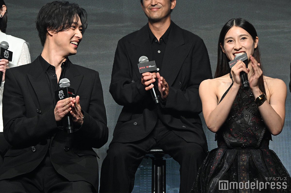 【写真追加中📸】山﨑賢人・土屋太鳳
「今際の国のアリス」シーズン3
グローバルファンイベント🃏

サインボール投げ込みに歓声
自撮り・ラストには花火の映像も✨️

🔻フォトギャラリー
mdpr.jp/photo/detail/1…

#今際の国のアリス3