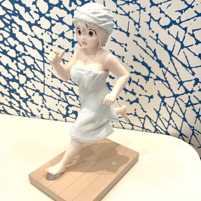 なんと!
あのKONAMIでプライズ品を作っていただいています!!!!!!!!

🔸"走る"もちづきさんフィギュア
🔸ミニテーブル
🔸名コマタオル

只今、鋭意開発中です😋🍚✨
「服なんて着てられるか」のフィギュアは超・必見💥💥

※開発中につき、実際の製品とはデザインが異なる場合がございます。 
