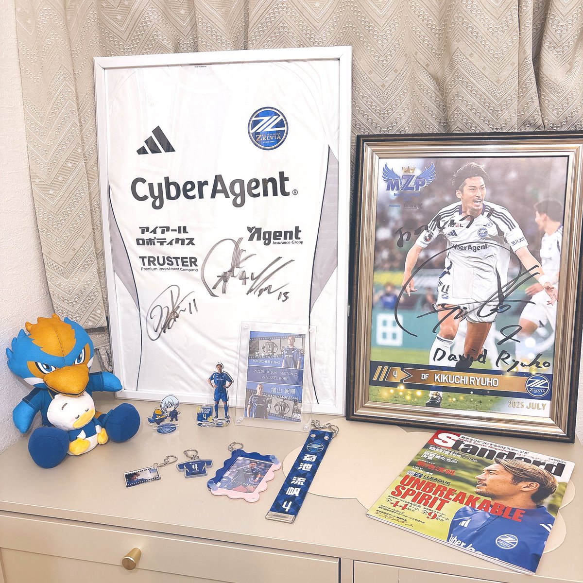 saaaaachi_e's tweet photo. 流帆のMZPのフォトパネル届いた⚽️💙またピッチで最強の闘志と最高の笑顔を見れる日を待ってます。これってだいたい応援ありがとう!!的なサポーターへのメッセージ書くと思うんだけどおめでとう!!ってめっちゃ他人ごとみたいなメッセージも最高👍🔥

 #zelvia  #菊池流帆   #ダビドリューホ https://t.co/jcW5cYxOW6