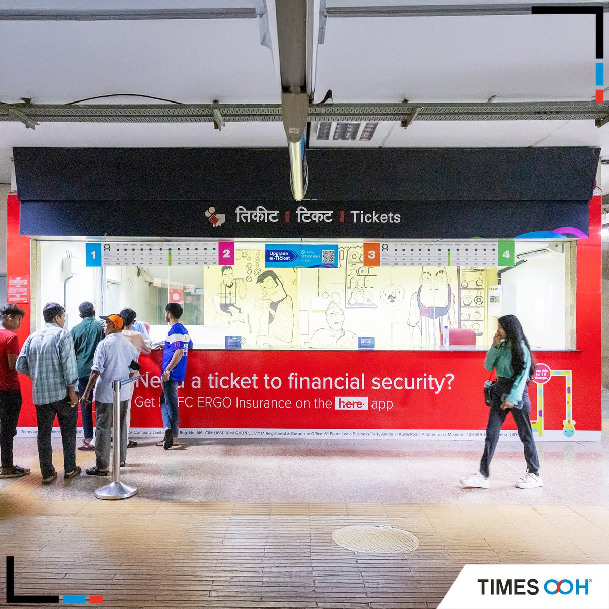 times_ooh's tweet image. @HDFCERGOGIC elevates its brand promotion strategy with an exclusive @metrostationbranding at Airport Road Metro Station of @MumbaiMetro01.This strategic takeover transforms #transithub into an immersive brand experience extending from on-road signage to concourse areas.#TimesOOH