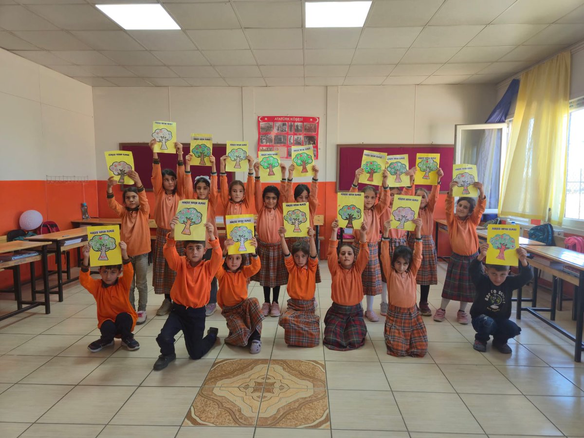 Erciş İlçe Milli Eğitim Müdürlüğü (@ercisilcemem) on Twitter photo 📚🌱 Türkiye Yüzyılı Maarif Modeli ile Geleceğe Nefes! Okullarımızda, “Her Çocuk Bir Fidan İlk Dersimiz Yeşil Vatan” temasıyla anlamlı etkinlikler gerçekleştirildi.
<a href="/tcmeb/">Millî Eğitim Bakanlığı</a>
<a href="/tcvanvaliligi/">T.C. Van Valiliği 🇹🇷</a>
@van_ilmem
@erciskaymakamlik
@erciskaymakamligi
<a href="/MehmetakirDENZ/">Mehmet Şakir DENİZ.</a> 📚🌱 Türkiye Yüzyılı Maarif Modeli ile Geleceğe Nefes! Okullarımızda, “Her Çocuk Bir Fidan İlk Dersimiz Yeşil Vatan” temasıyla anlamlı etkinlikler gerçekleştirildi.
<a href="/tcmeb/">Millî Eğitim Bakanlığı</a>
<a href="/tcvanvaliligi/">T.C. Van Valiliği 🇹🇷</a>
@van_ilmem
@erciskaymakamlik
@erciskaymakamligi
<a href="/MehmetakirDENZ/">Mehmet Şakir DENİZ.</a>