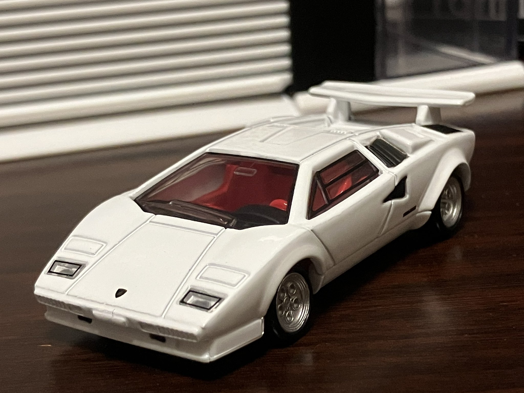 トミカガレージ　ランボルギーニ　エディション　カウンタック　1台付属 トミカプレミアム tomica GARAGE Lamborghini Edition｜トミカ