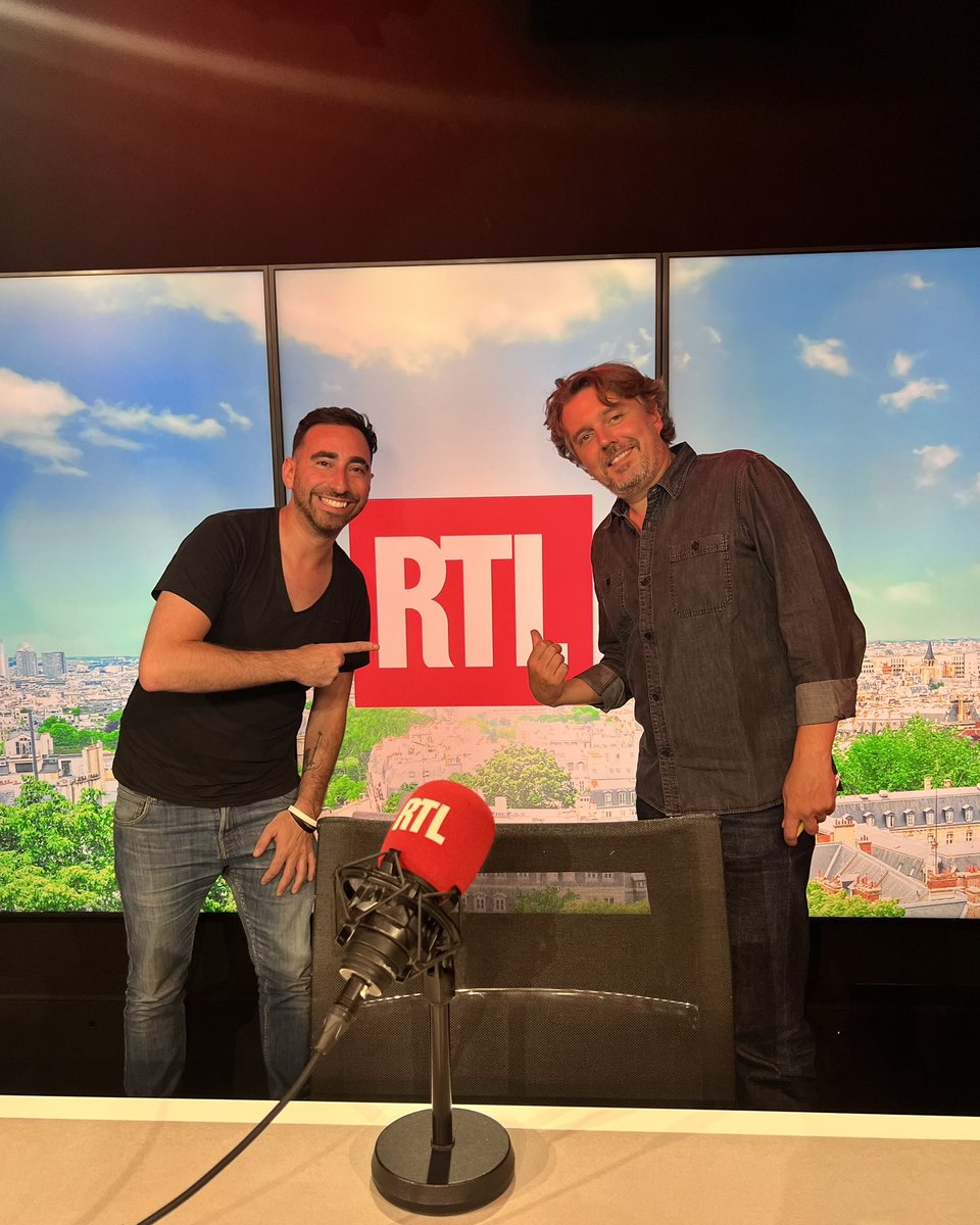 micascarvalhoo's tweet photo. J’ai eu la chance d’être aux côtés d’ @alexvizorek pour une émission sur @RTLFrance où j’ai bien évidemment représenté le Luxembourg 🇱🇺♥️ I’ll come back Paris ! 🇫🇷 #QuitteOuDouble #RTL #RTLFrance #AlexVizorek #MicasCarvalho
#Luxembourg #Luxembourgeois #Portugal
#Culture #Radio https://t.co/4UeklXvIWV