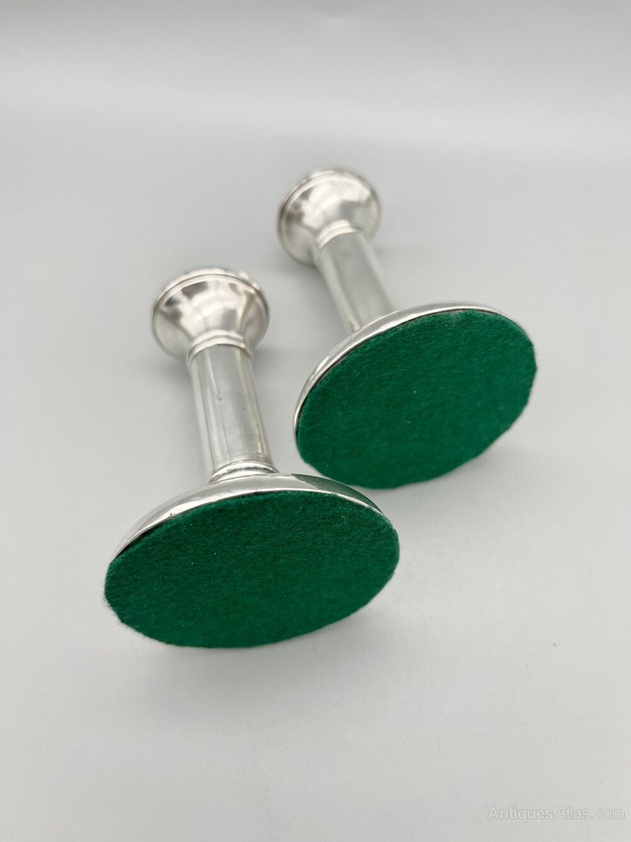 antiques_atlas's tweet image. For SALE on Antiques Atlas we have 2 x George V Silver Candlesticks, Birmingham, 1911 antiques-atlas.com/antique/2_x_ge… Great Occasion Gift 🎁 #antiques From Burnell &amp;amp; Rowe @ilsuttoneri #antiquesilver #vintagesilver #silvercandlesticks #antique