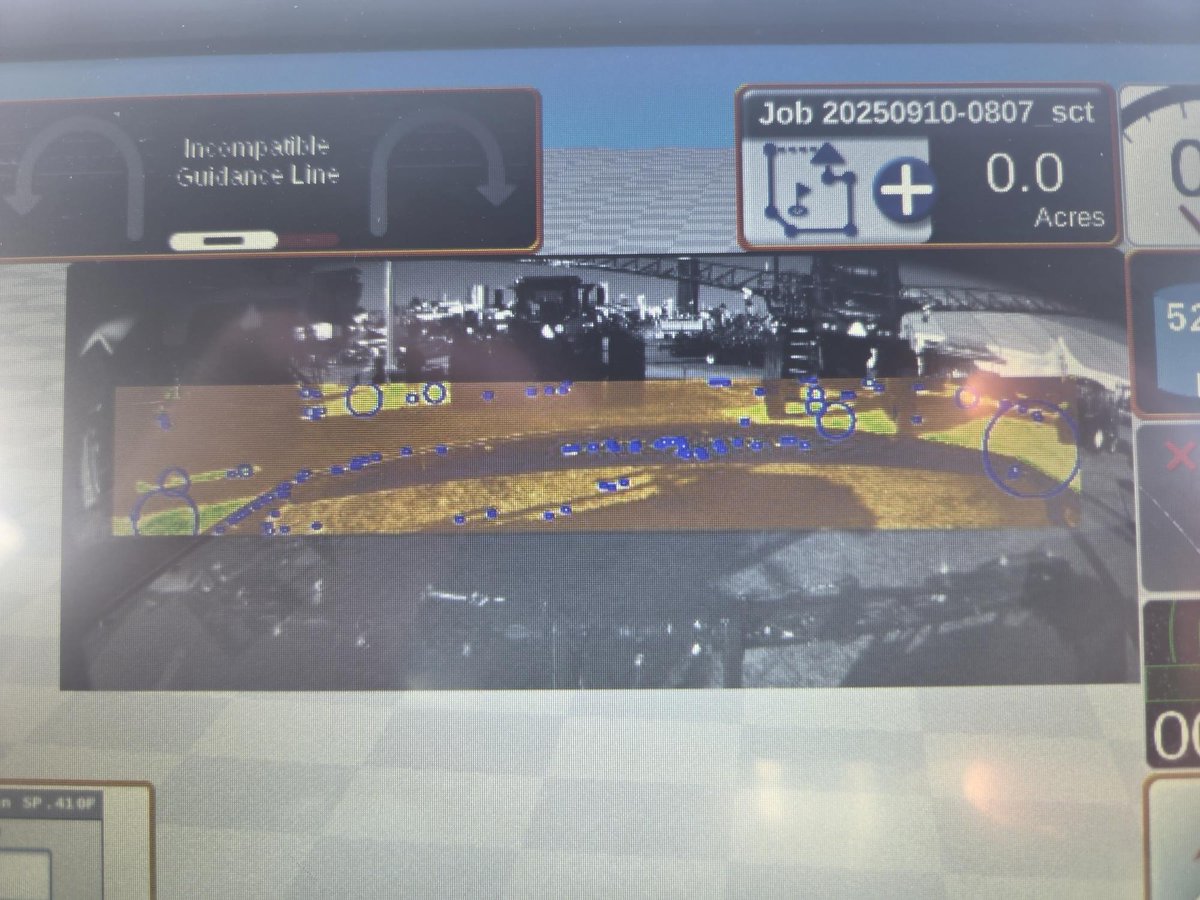 DPEPrecision's tweet image. 💧 Come see the demo SP410F Side-by-Side in action at #COFS25!
It’s running @NHAgriculture IntelliSense Sprayer Automation — live in the New Holland booth.
📖 Learn more: online.fliphtml5.com/yuba/dnjr/#p=1
#OntAg