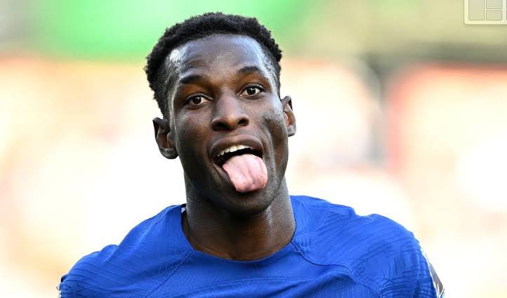 紡いだ歴史は不正の上に。
誇りはなく、
出てくるものは埃だけ。

#チェルシー