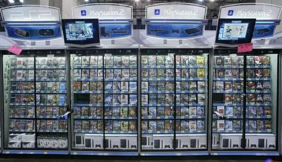 VideoGameHstry's tweet image. Walking through the video game section at Walmart in the 2000s