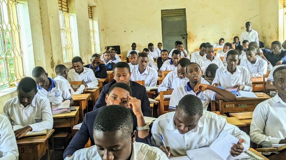 alvinalvaro21's tweet image. 3 years ago during our Alevel era
#S5M
#TheRoadToTheKraal
#Chaapa