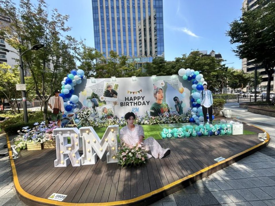 Rt and Reply 

HAPPY BIRTHDAY RM 
IN SILVER CLOUDS WITH RM 
KEEP SHINING NAMJOON 
#HappyNamJoonDay 
#HappyBirthdayRM 
#RMDay2025 
#CelebrateKingNamjoon 
#RM_TheCulturalBridge 
#KingOfLyricsRM 
#BornToBeNamjooning 
#NamjooningTheNation 
#ForeverArtistRM