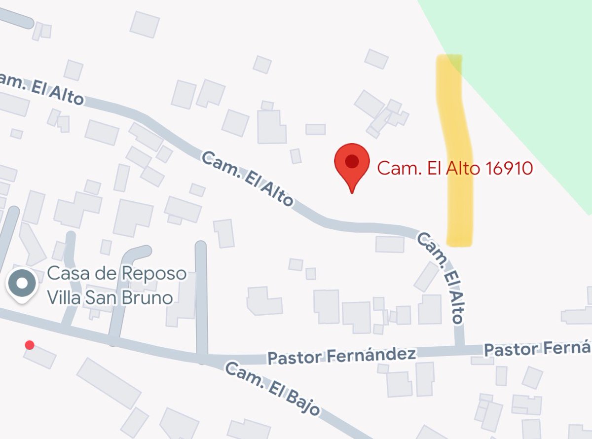 🚨 Atención: En Camino del Alto 16.910, cuadrante 117, un camión dañó cables eléctricos y provocó la caída de un poste de cemento. Procedimiento en curso. ⚠️ Evite la zona y no se acerque a los cables.