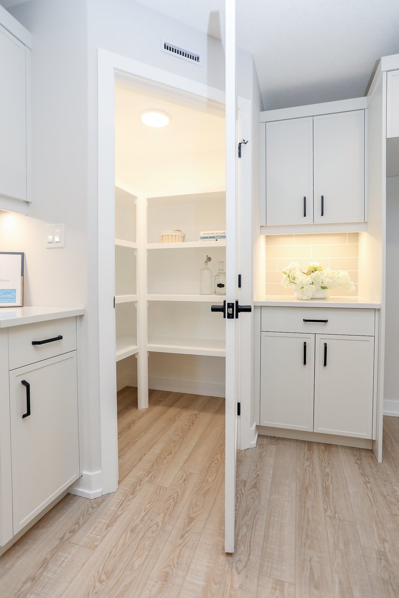 Look at this Stunning Pantry. The Glenwood boasts 2 bed, 2 full bath, with quartz countertops in the kitchen, a beautiful deck &amp; main floor laundry. Come see the movein ready Glenwood Home in Eagle Ridge at 51 WhiteTail Path. All for under $700K 😲 

Give Andy a call 519-266-4561
