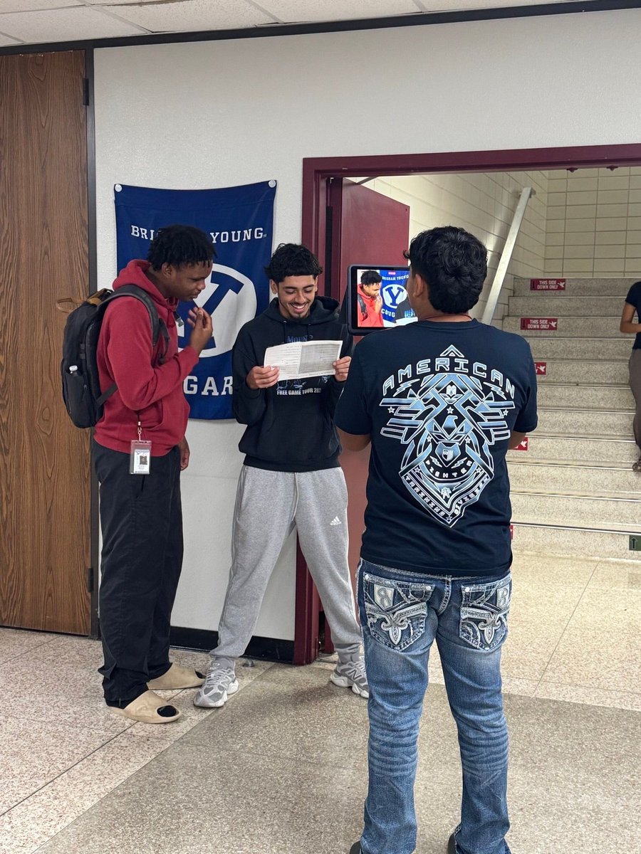 gccisd_edtech's tweet image. Students in Mrs. Perazza’s Spanish class at Lee HS are using their iPads to record each other and practice speaking Spanish! 🎙️📱 A fun and effective way to build confidence and fluency! 🇪🇸✨ #EdTechInAction