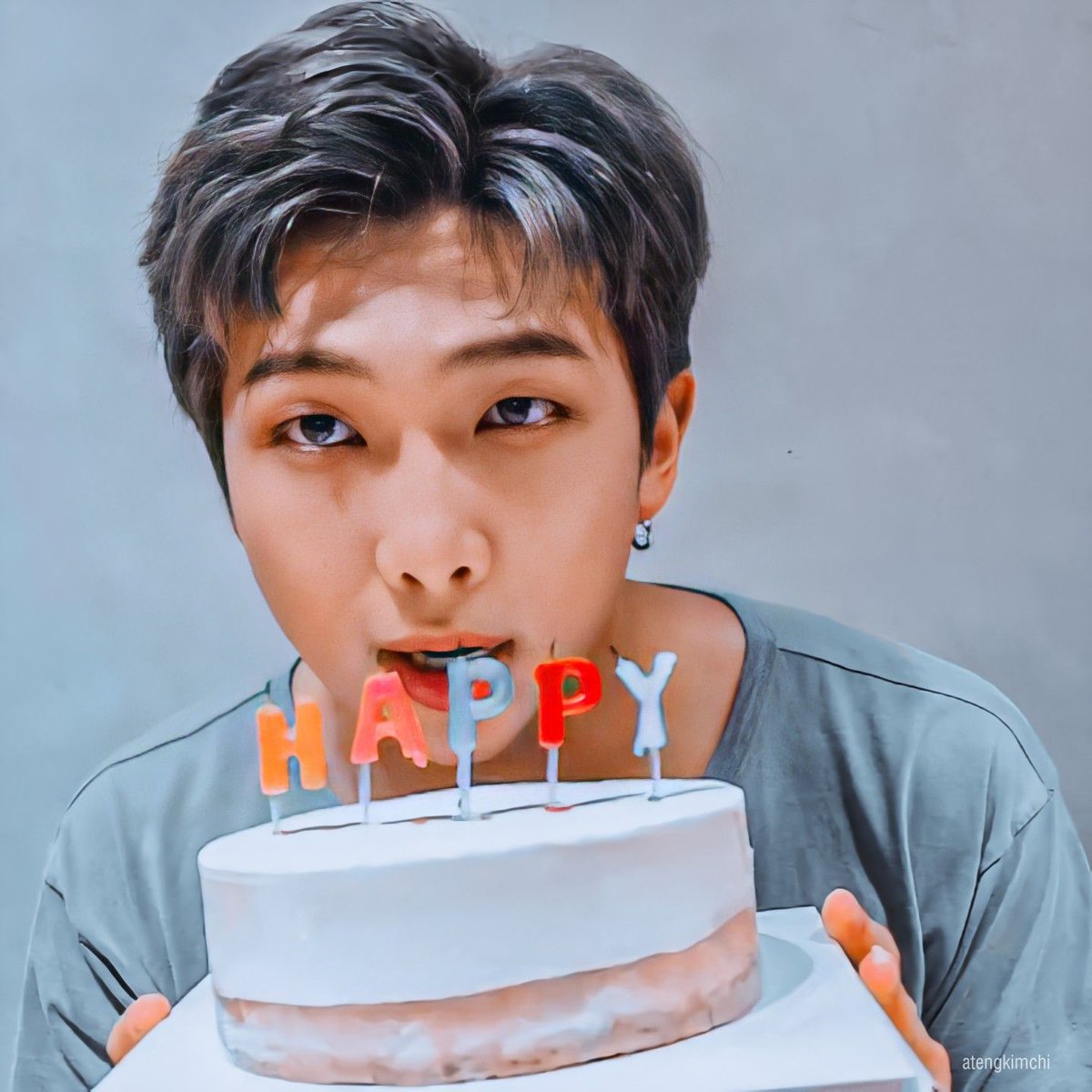 RMGlobalUnion's tweet photo. Join us as we begin celebrating #RMDay2025 

HAPPY BIRTHDAY RM
IN SILVER CLOUDS WITH RM
KEEP SHINING NAMJOON
#HappyNamJoonDay
#HappyBirthdayRM
#CelebrateKingNamjoon
#NamjooningTheNation
#RM_TheCulturalBridge
#BornToBeNamjooning
#ForeverArtistRM
#KingOfLyricsRM https://t.co/ExlM1oMfmO