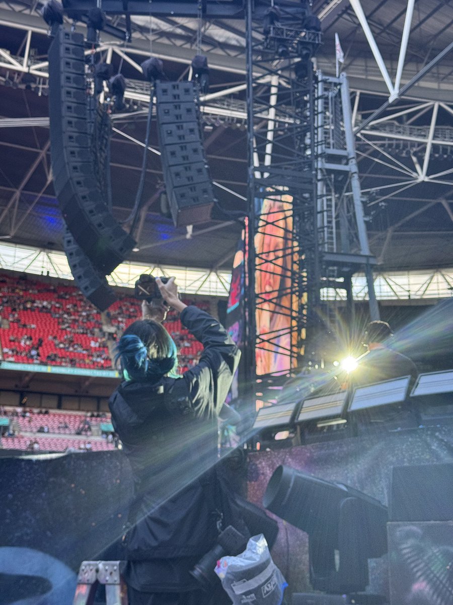 PHiLiNE 🌈🌙🎶🩵 tweet media